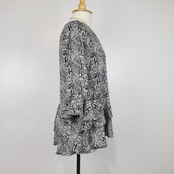 Ophelia Roe Black Snakeskin Print Bell Sleeve Layered Pullover Top Size M - Picture 5 of 12